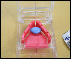 Step.4 蓋を開け薬をセットする